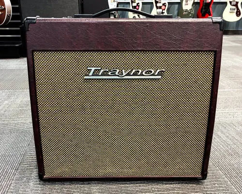 Traynor - Custom Valve 15 Watt All-Tube 1x12 Guitar Combo Amp - Wine Red